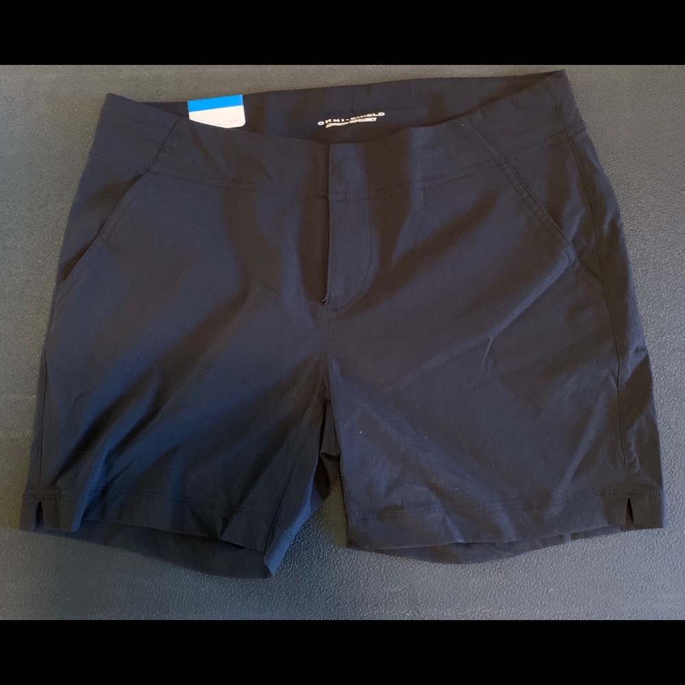 NWT!! Columbia Active Omni-shield shorts.